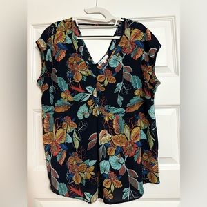 DR2 cap sleeve blouse V neck